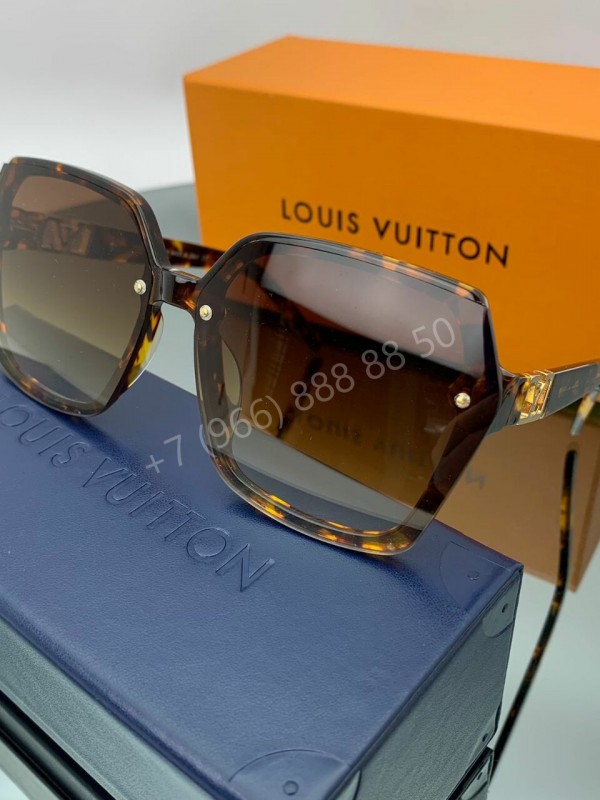 Солнцезащитные очки Louis Vuitton