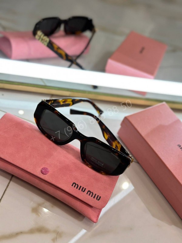 Солнцезащитные очки MIU MIU