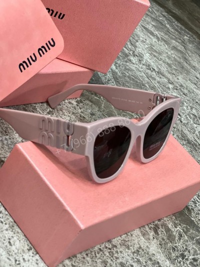 Солнцезащитные очки MIU MIU