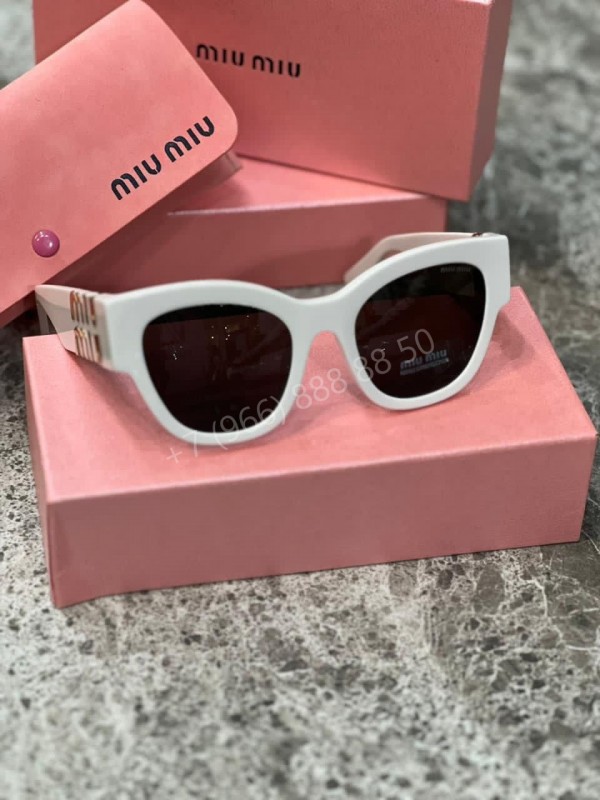 Солнцезащитные очки MIU MIU