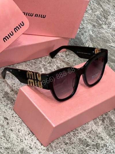 Солнцезащитные очки MIU MIU