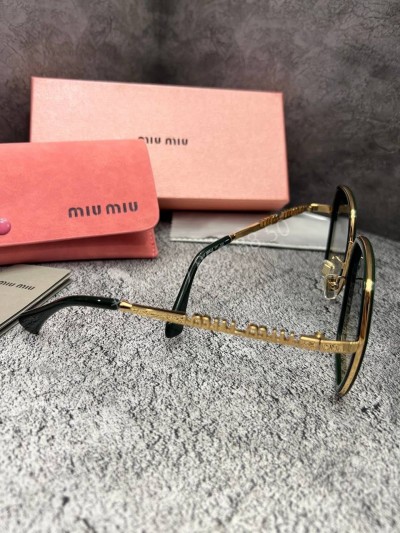 Солнцезащитные очки MIU MIU