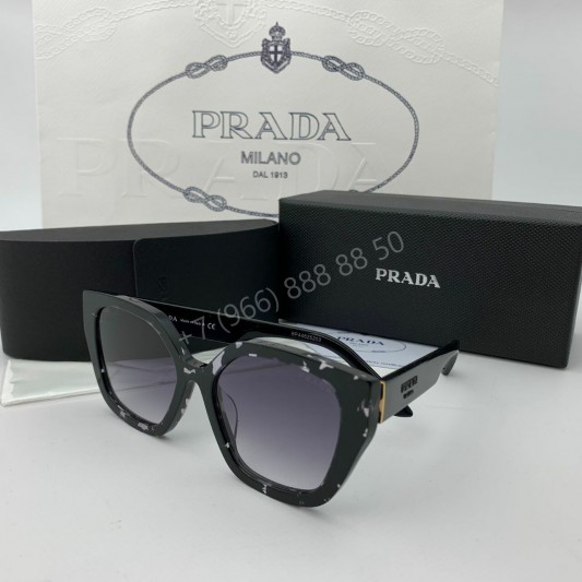 Солнцезащитные очки Prada