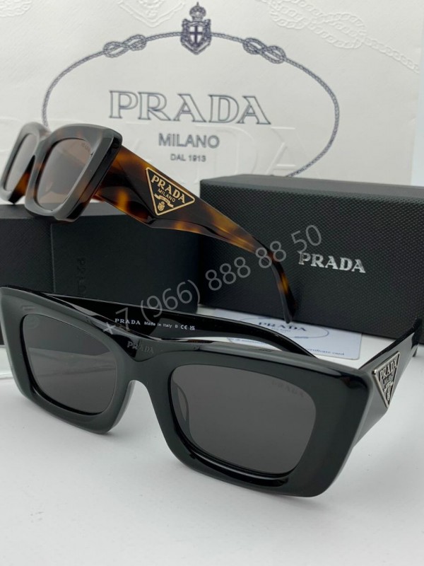 Солнцезащитные очки Prada