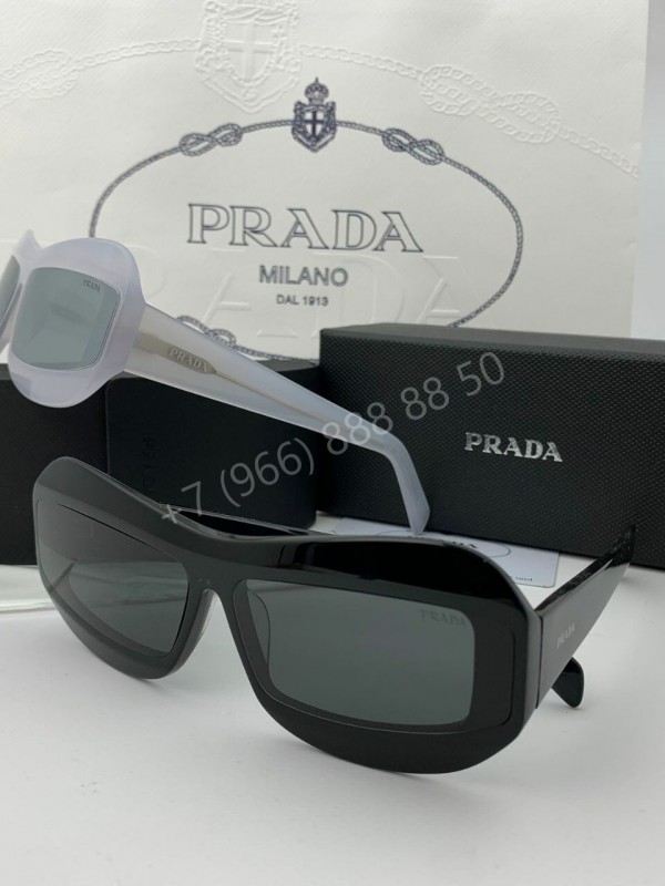 Солнцезащитные очки Prada