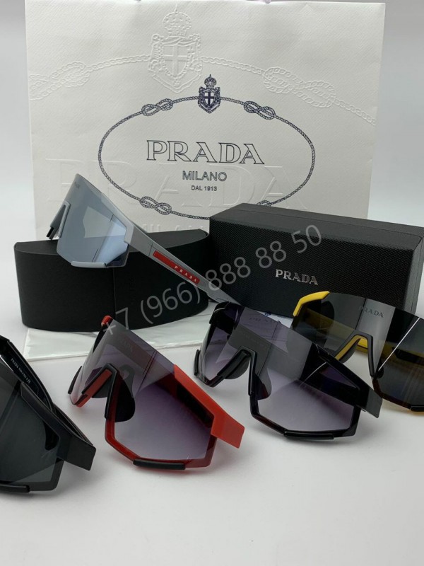 Солнцезащитные очки Prada