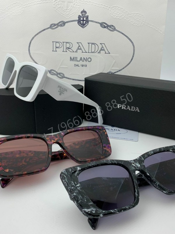 Солнцезащитные очки Prada