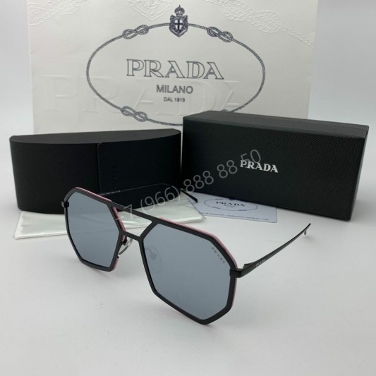 Солнцезащитные очки Prada