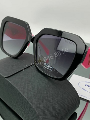 Солнцезащитные очки Prada