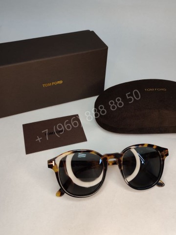 Солнцезащитные очки Tom Ford