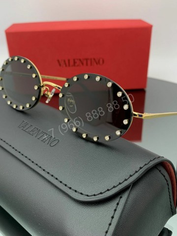 Солнцезащитные очки Valentino