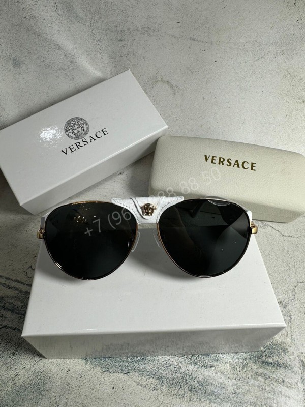 Солнцезащитные очки Versace