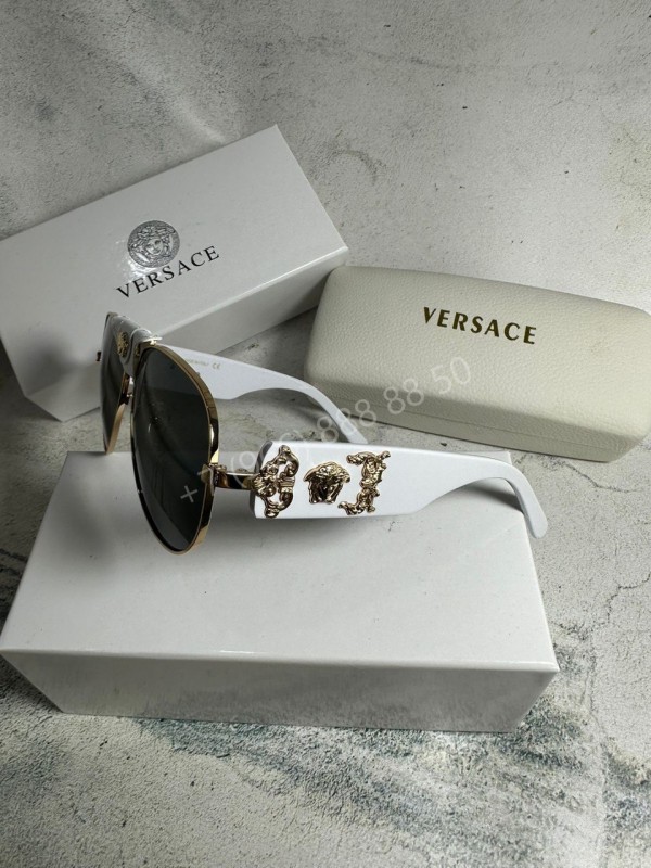 Солнцезащитные очки Versace