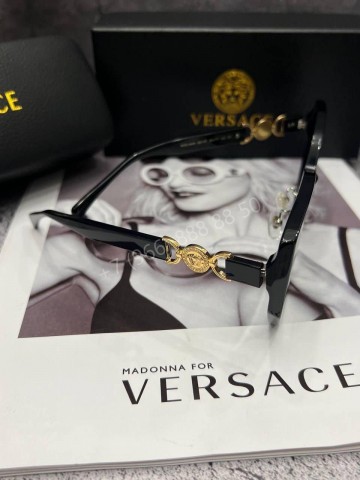 Солнцезащитные очки Versace