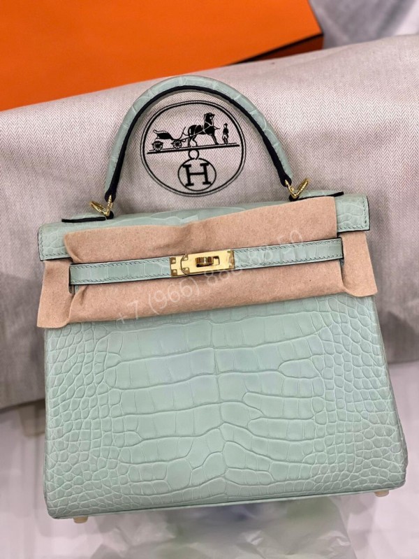 Сумка Hermes из кожи крокодила