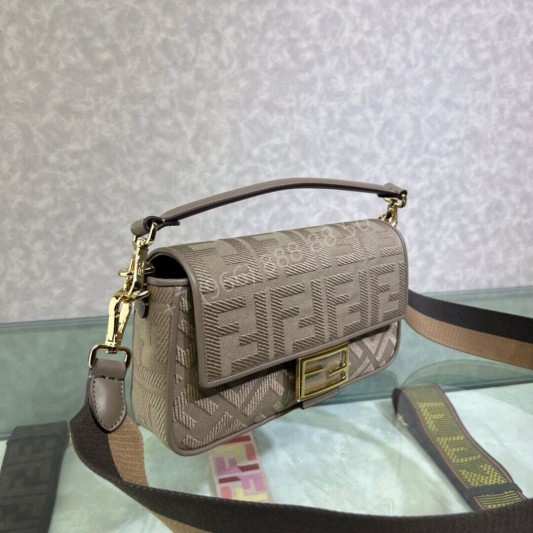 Сумка Fendi