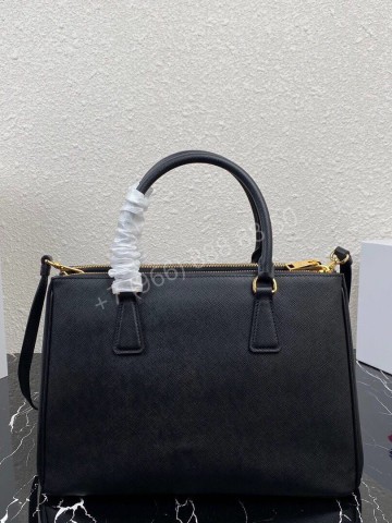 Сумка Prada