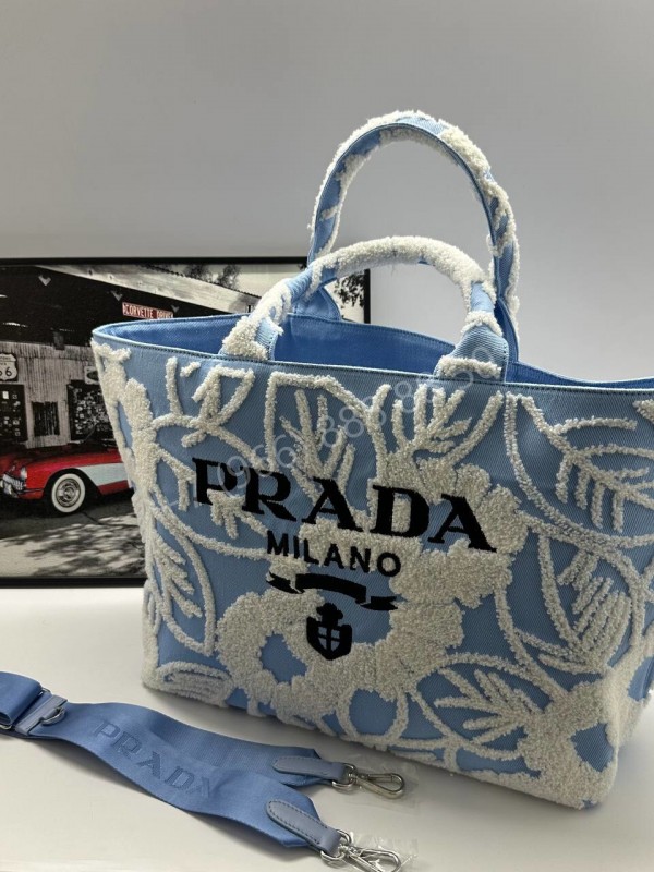 Сумка Prada