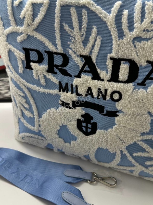 Сумка Prada