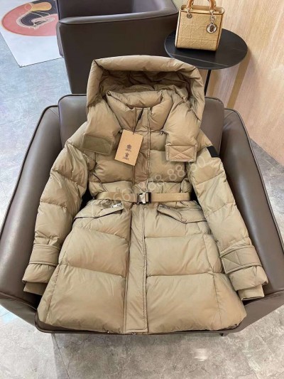 Пуховик Burberry