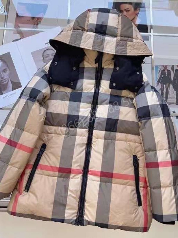 Пуховик Burberry