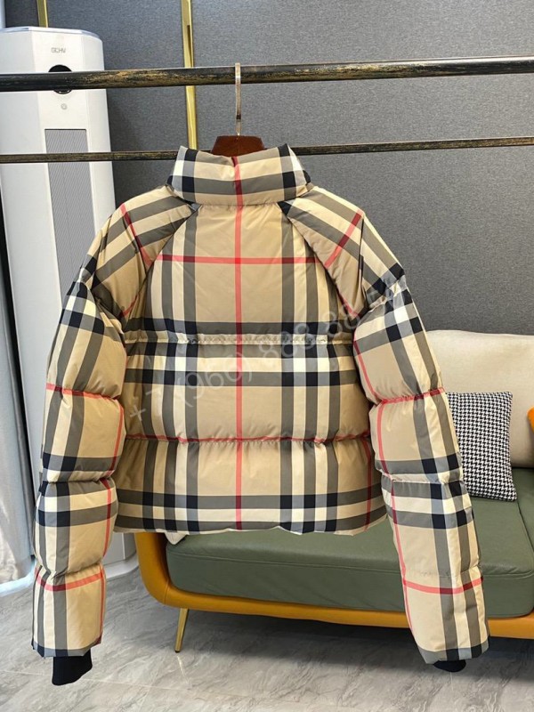 Пуховик Burberry