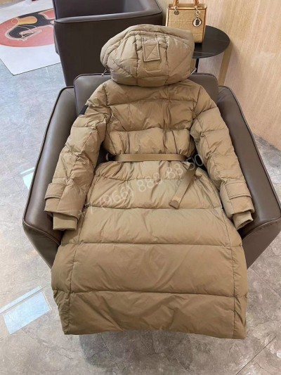 Пуховик Burberry