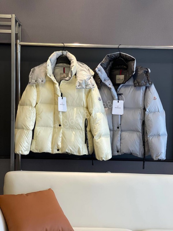 Пуховик Moncler