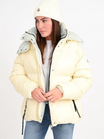 Пуховик Moncler