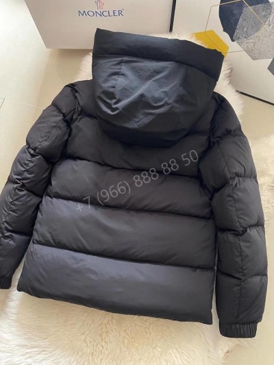 Пуховик Moncler