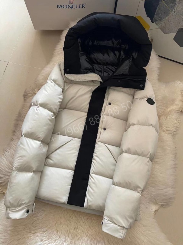 Пуховик Moncler