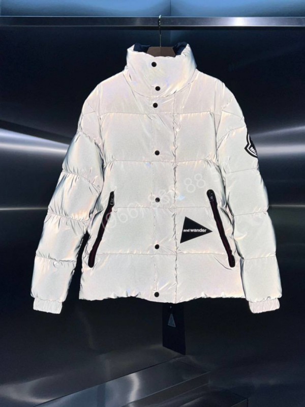 Пуховик Moncler