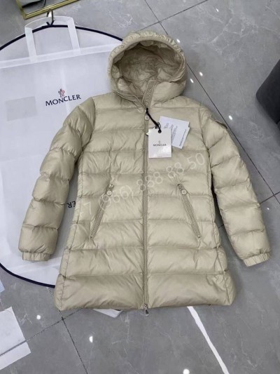 Пуховик Moncler