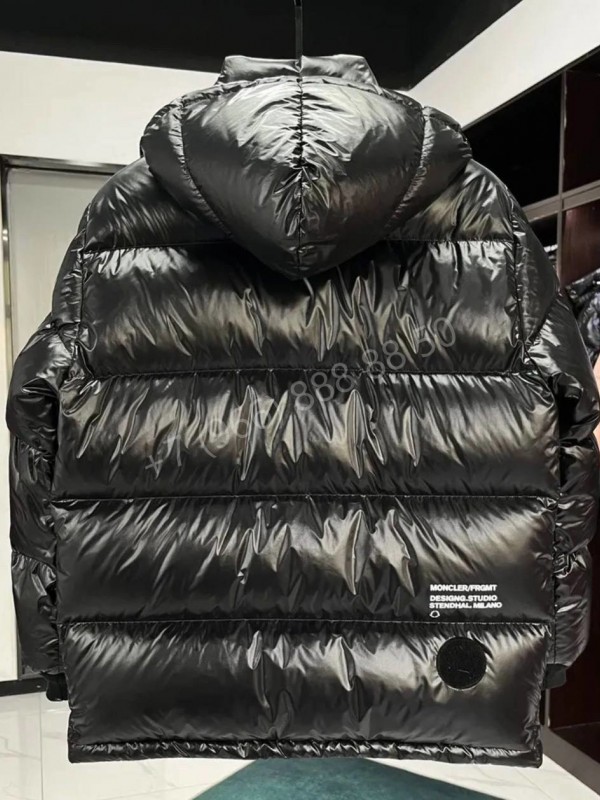 Пуховик Moncler