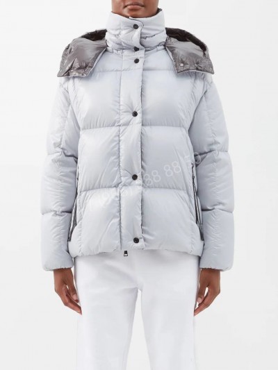 Пуховик Moncler