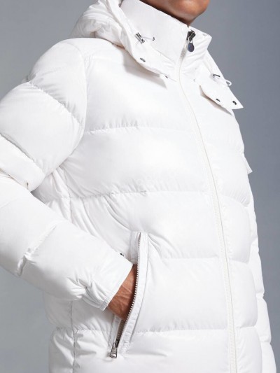 Пуховик Moncler