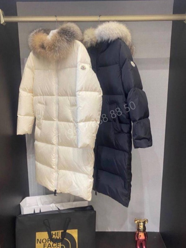 Пуховик Moncler