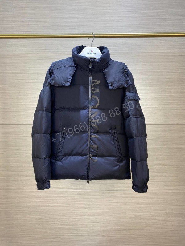 Пуховик Moncler