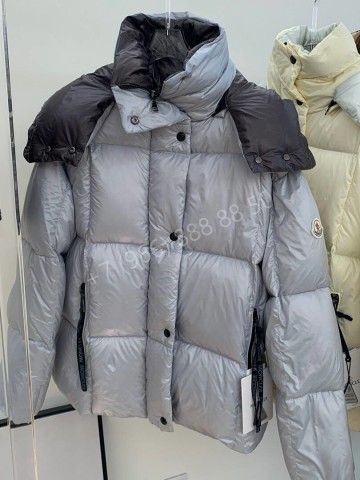 Пуховик Moncler