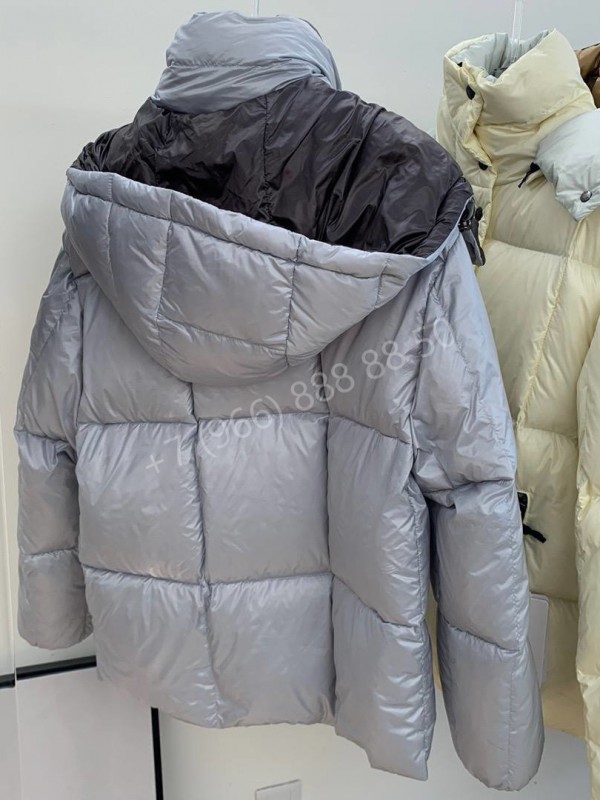 Пуховик Moncler