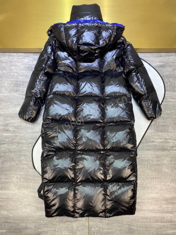 Пуховик Moncler