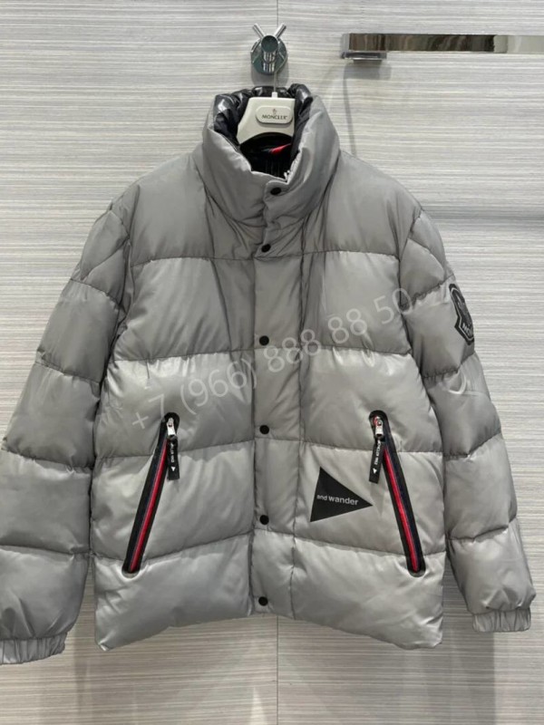 Пуховик Moncler