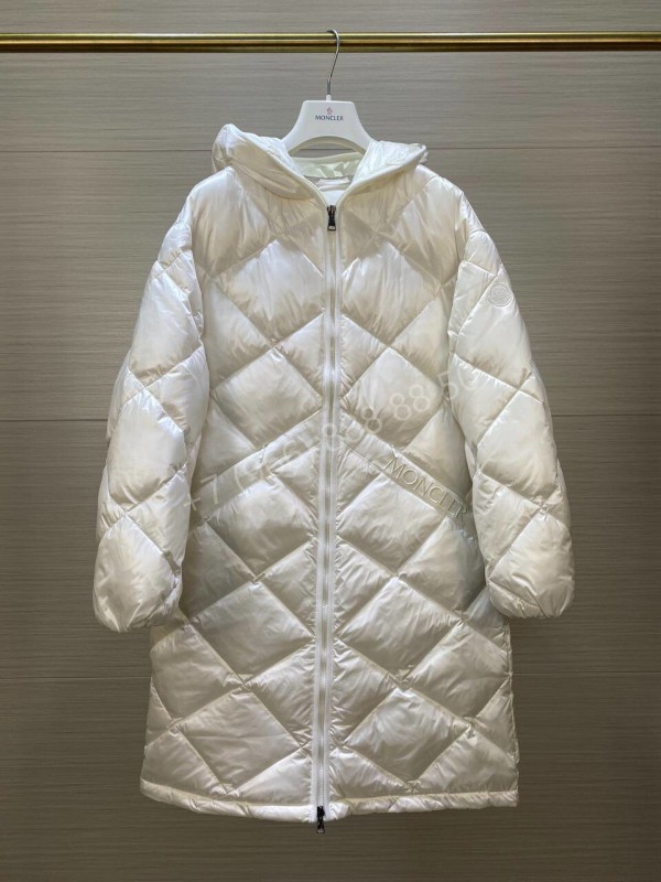 Пуховик Moncler