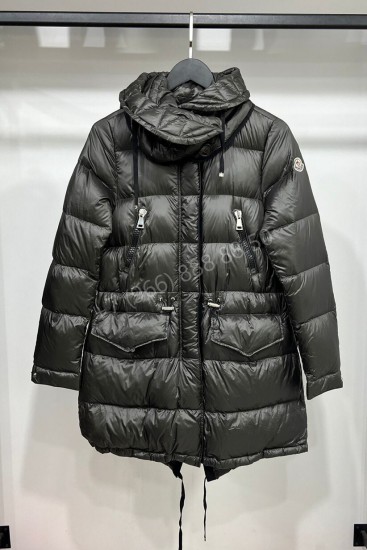 Пуховик Moncler