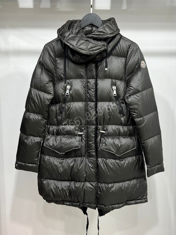 Пуховик Moncler