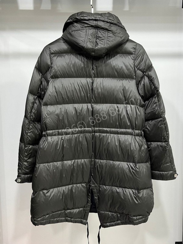 Пуховик Moncler