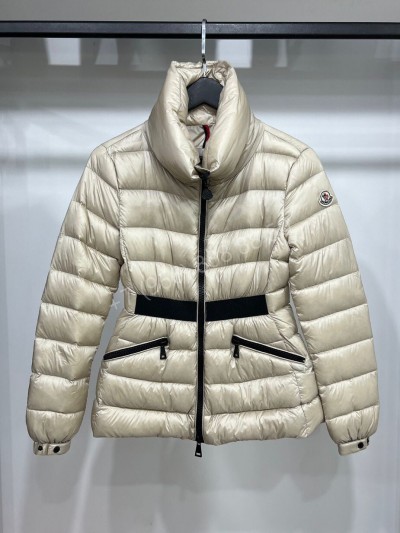 Пуховик Moncler