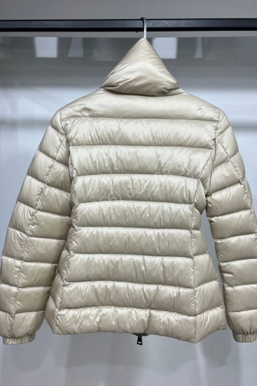 Пуховик Moncler