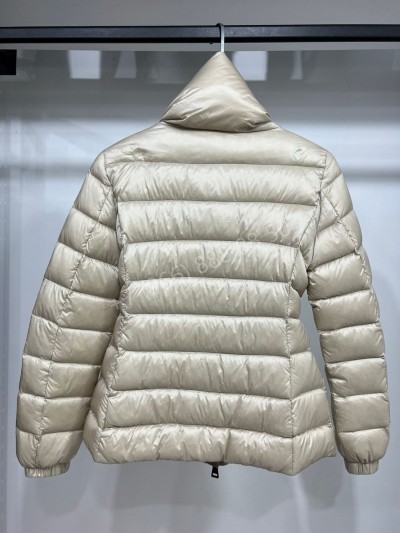 Пуховик Moncler