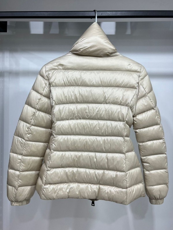 Пуховик Moncler